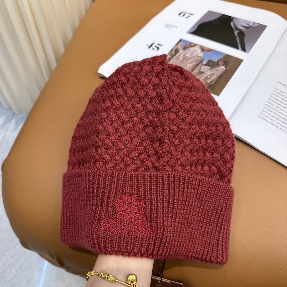 В'язана вовняна шапка фото 2