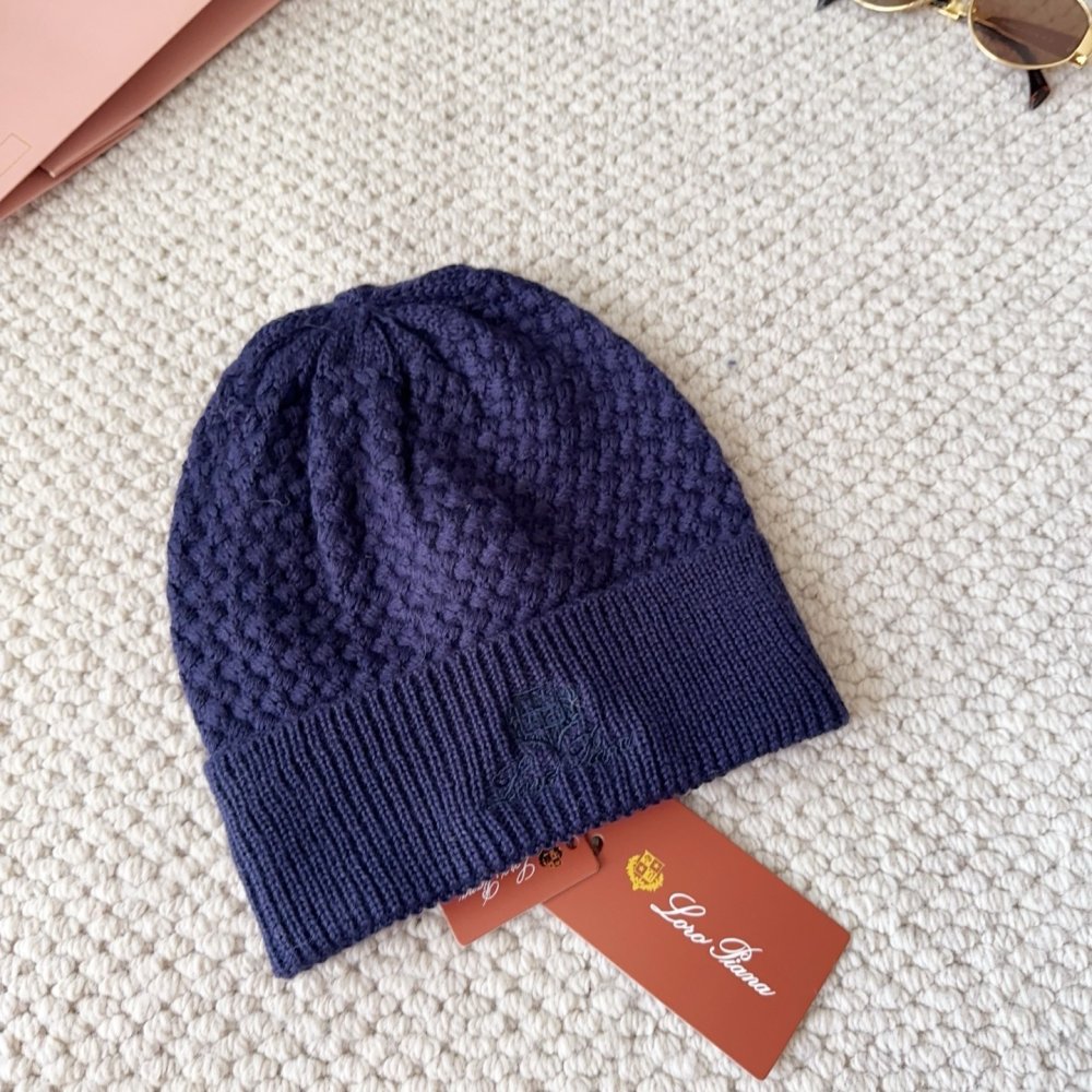 В'язана вовняна шапка фото 2