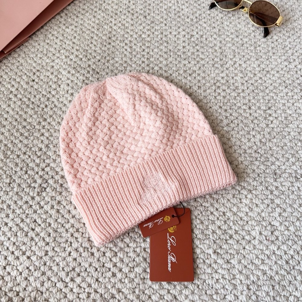 В'язана вовняна шапка фото 2