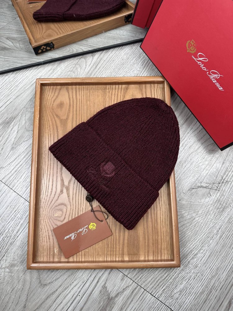 В'язана вовняна шапка фото 2