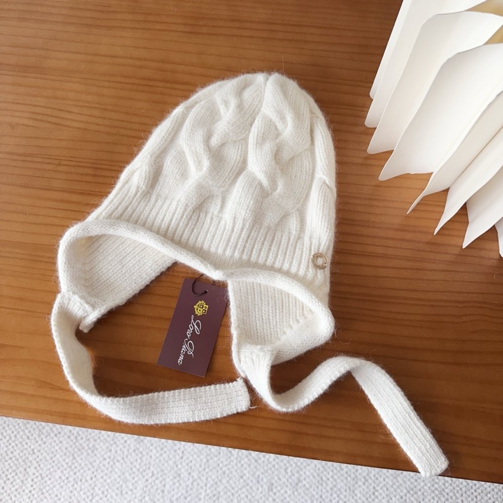 Вязаная шерстяная шапка фото 3