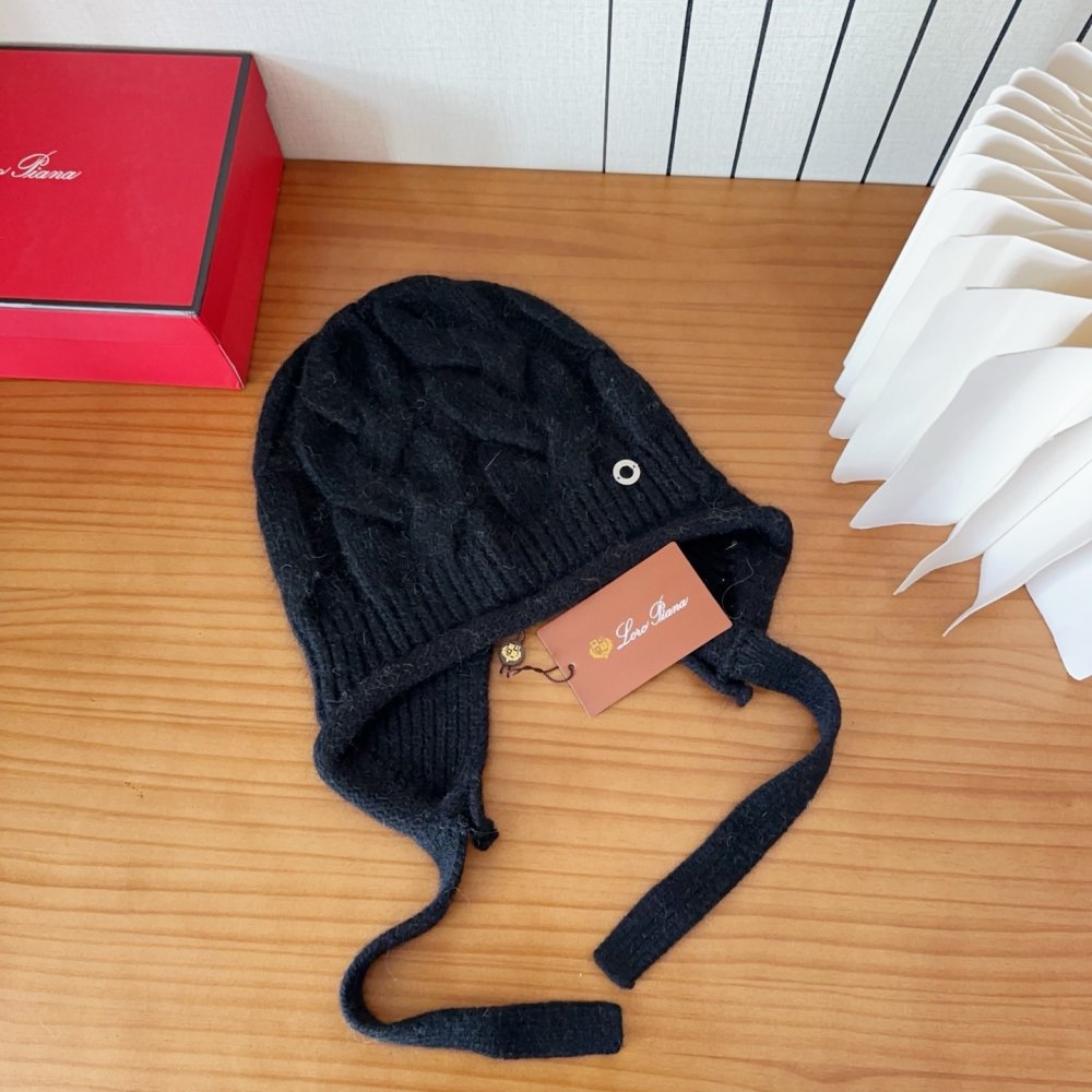 В'язана вовняна шапка фото 3