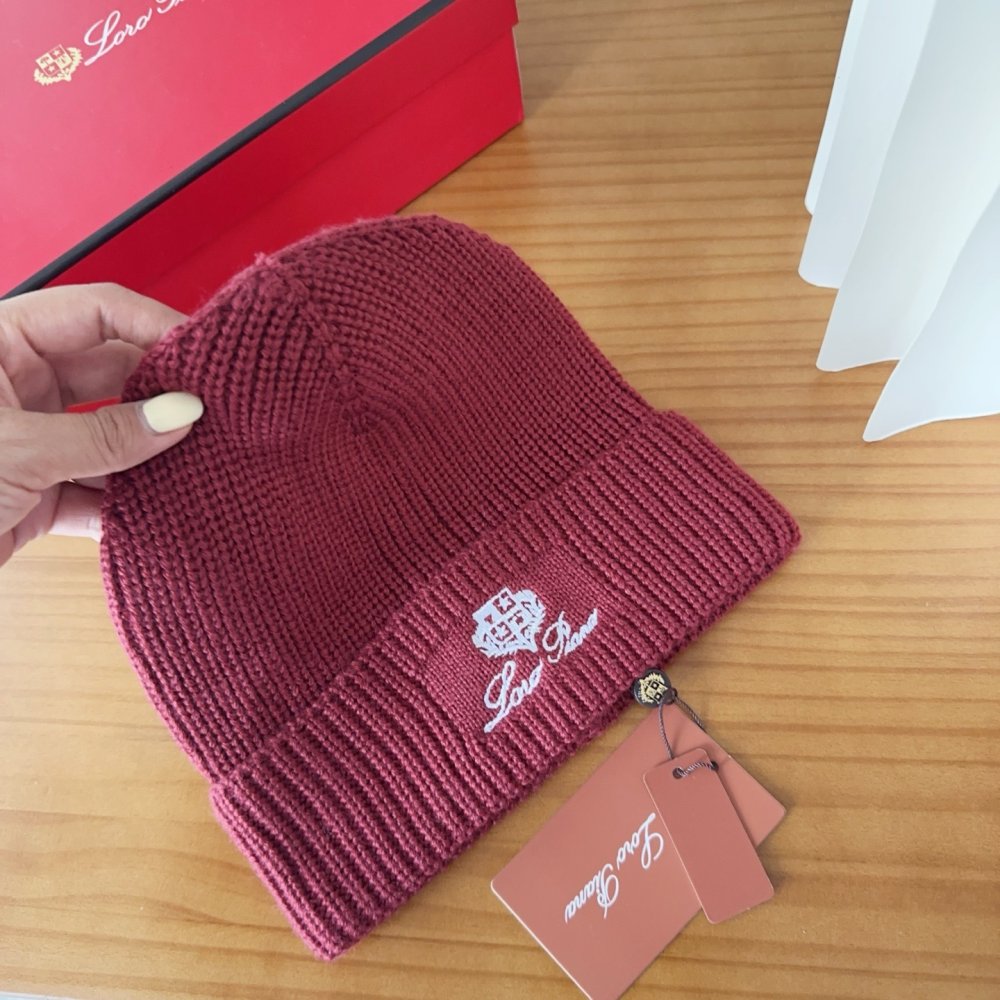 В'язана вовняна шапка фото 3