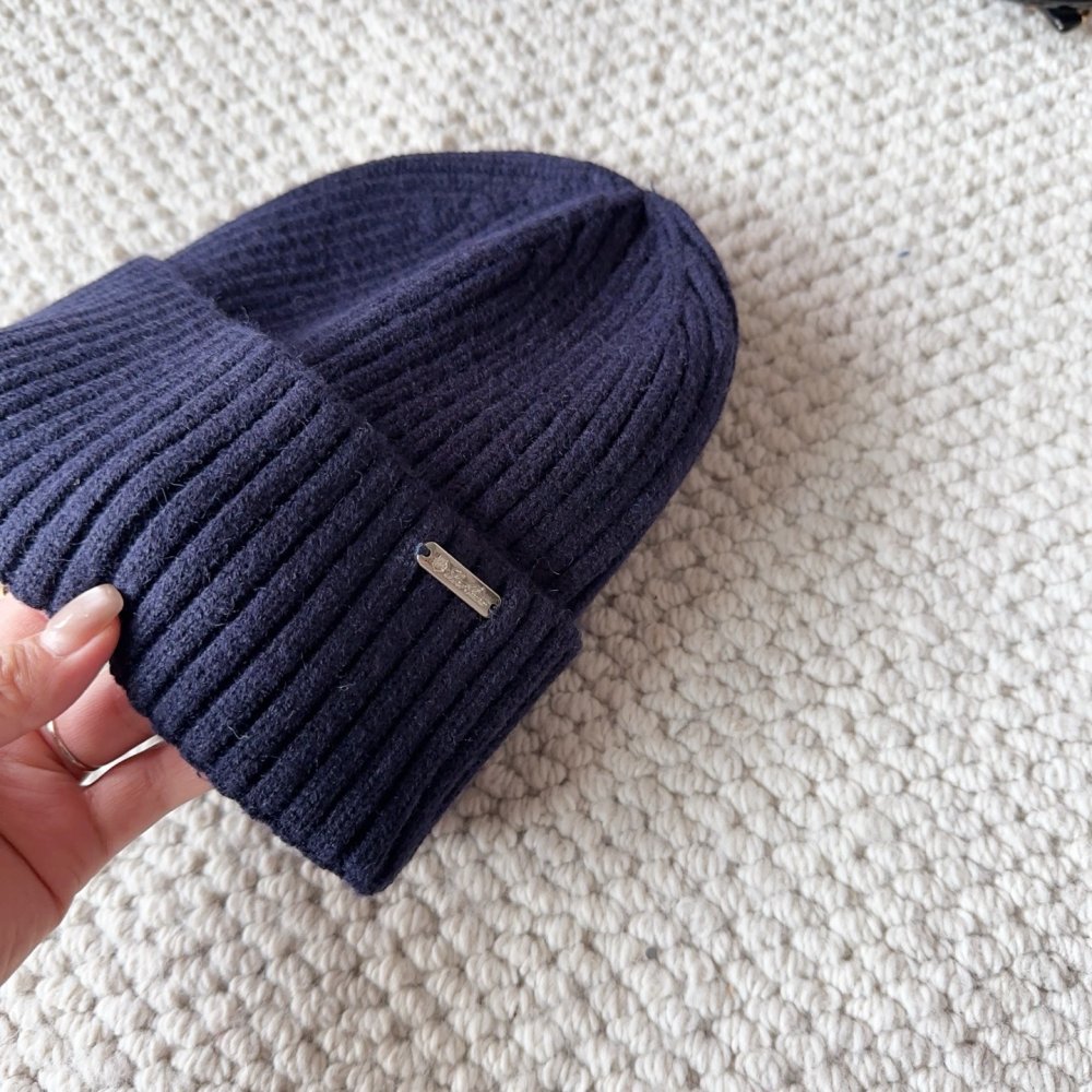 В'язана вовняна шапка фото 3