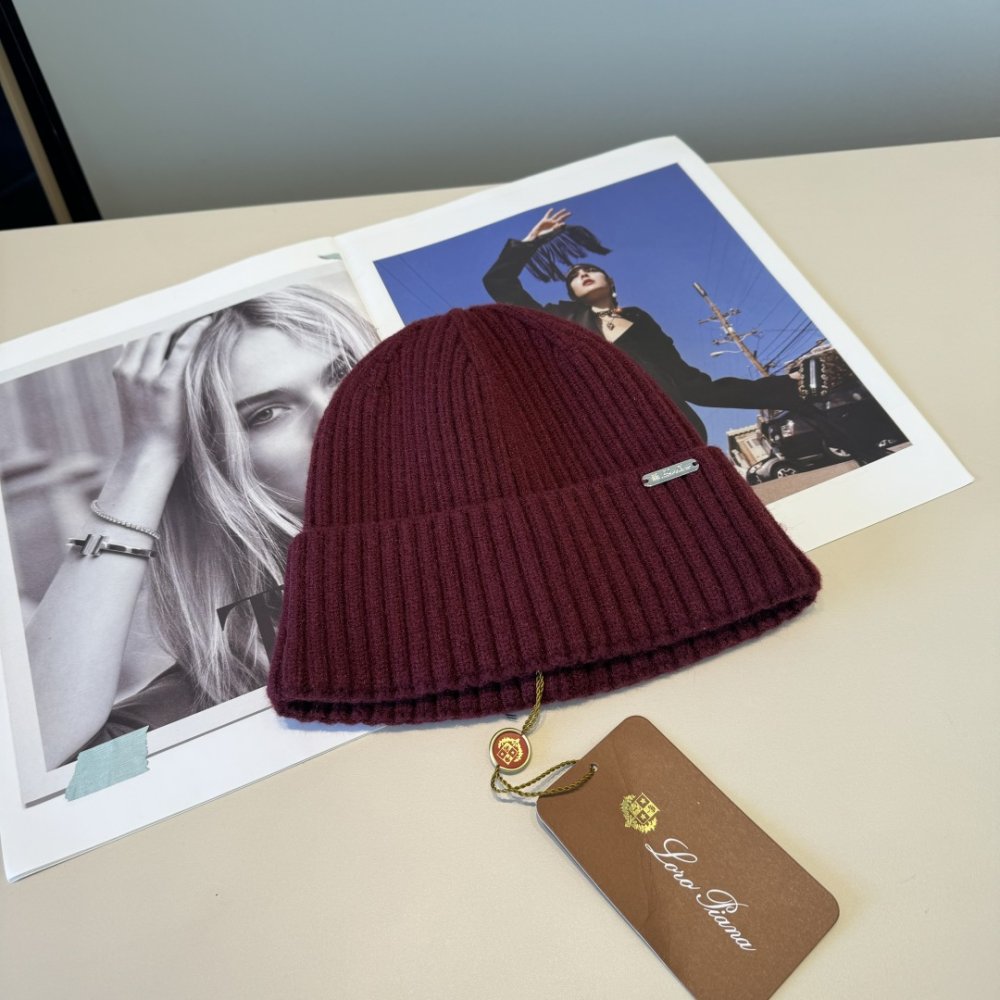 В'язана вовняна шапка фото 3