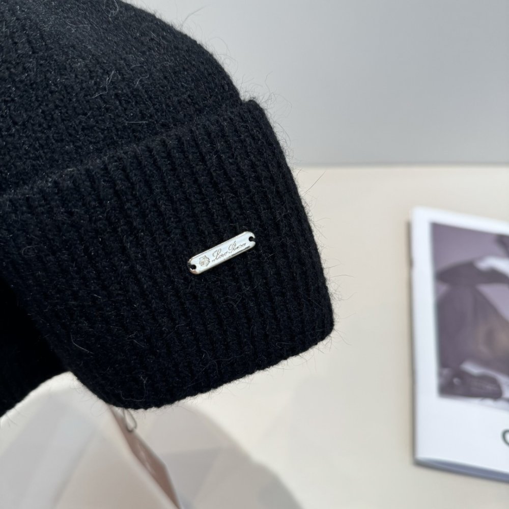 В'язана вовняна шапка фото 3