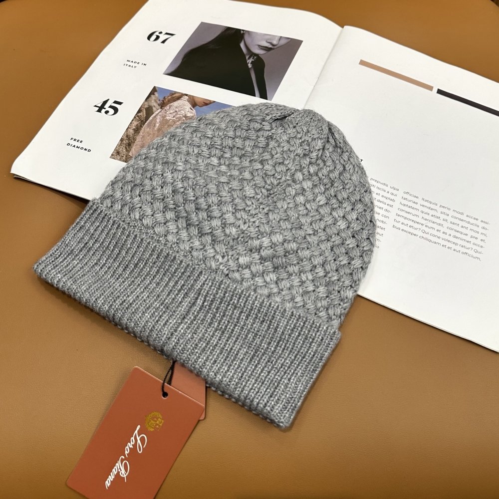 В'язана вовняна шапка фото 3