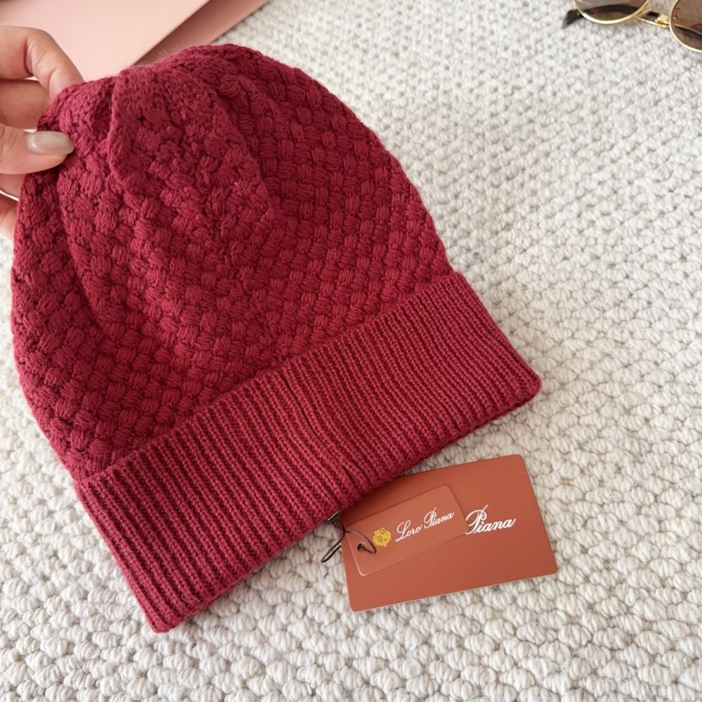 В'язана вовняна шапка фото 3