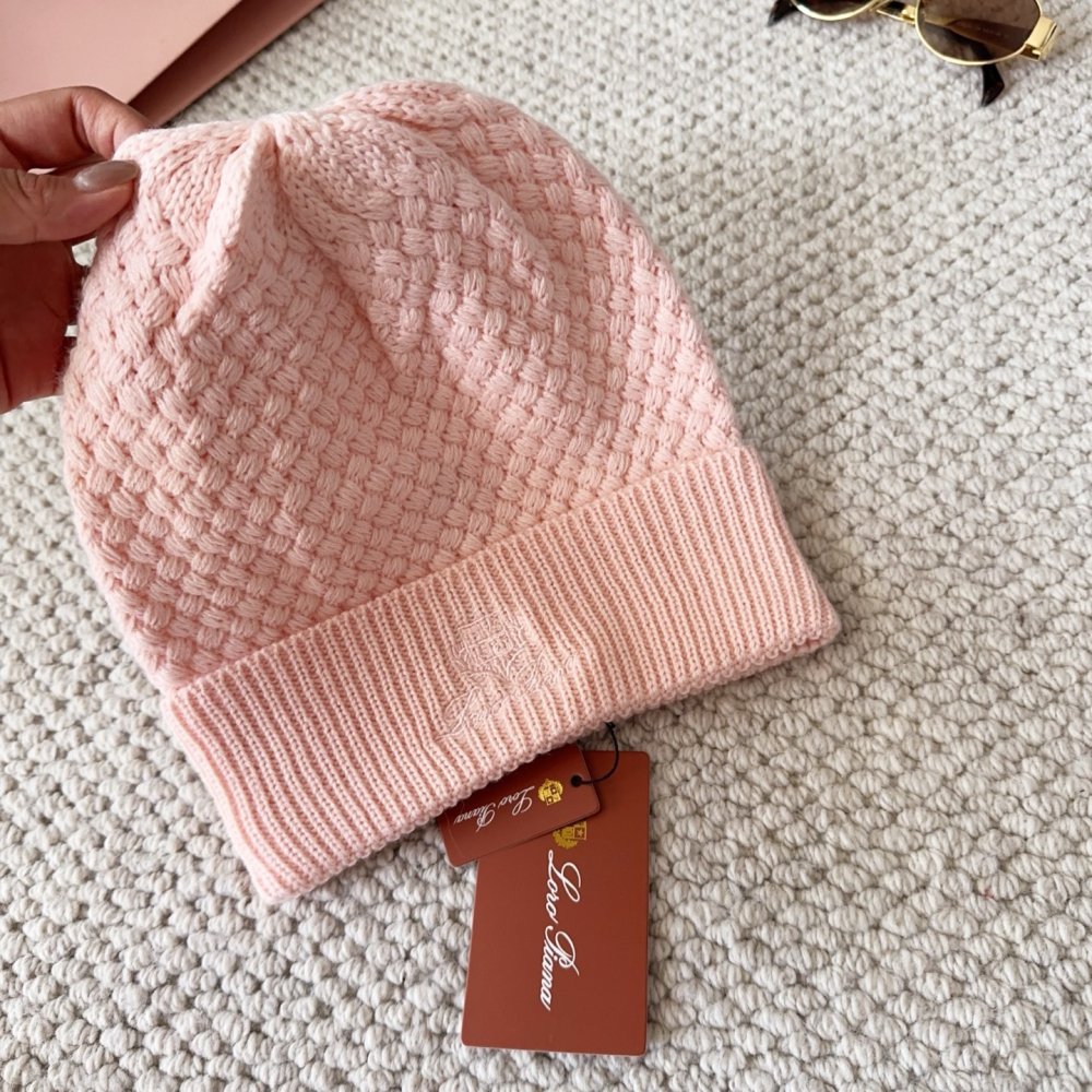 В'язана вовняна шапка фото 3