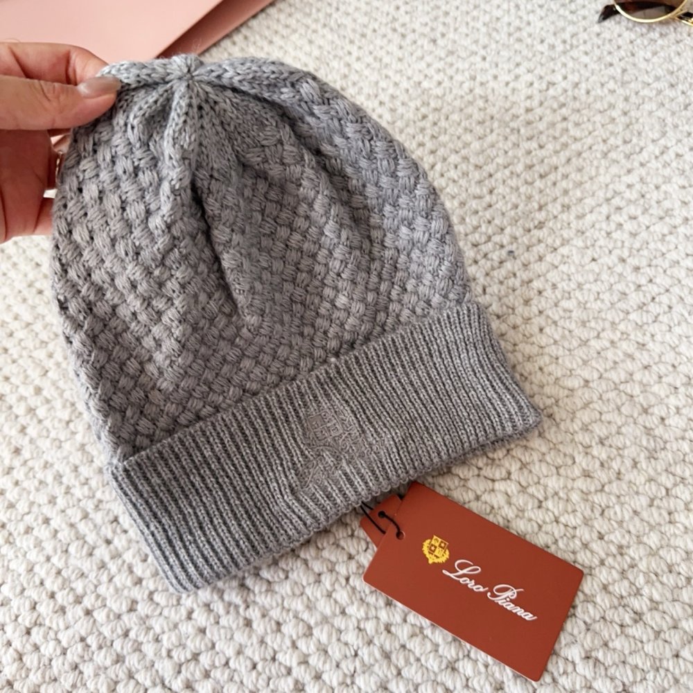 В'язана вовняна шапка фото 3