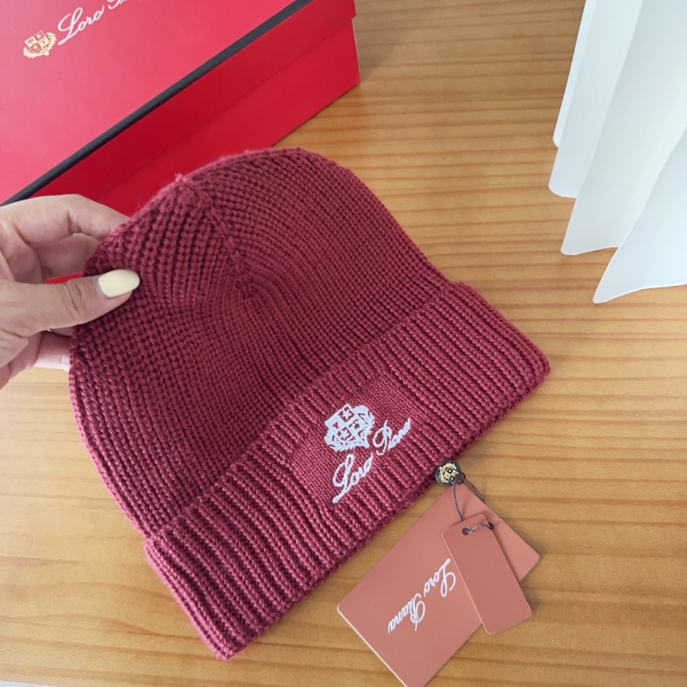 В'язана вовняна шапка фото 3