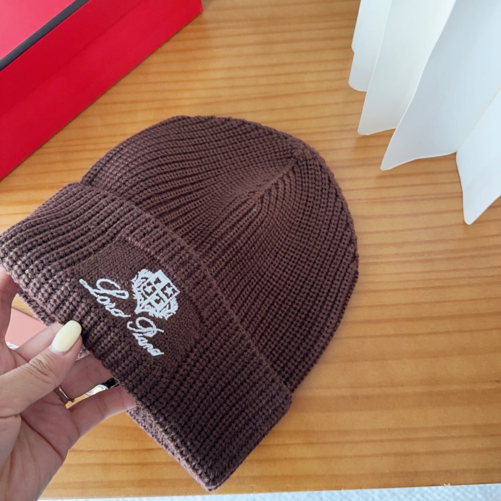 В'язана вовняна шапка фото 3