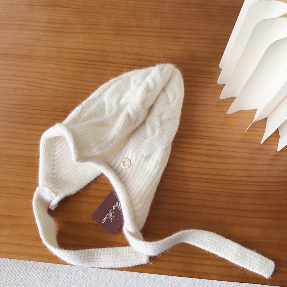 Вязаная шерстяная шапка фото 4