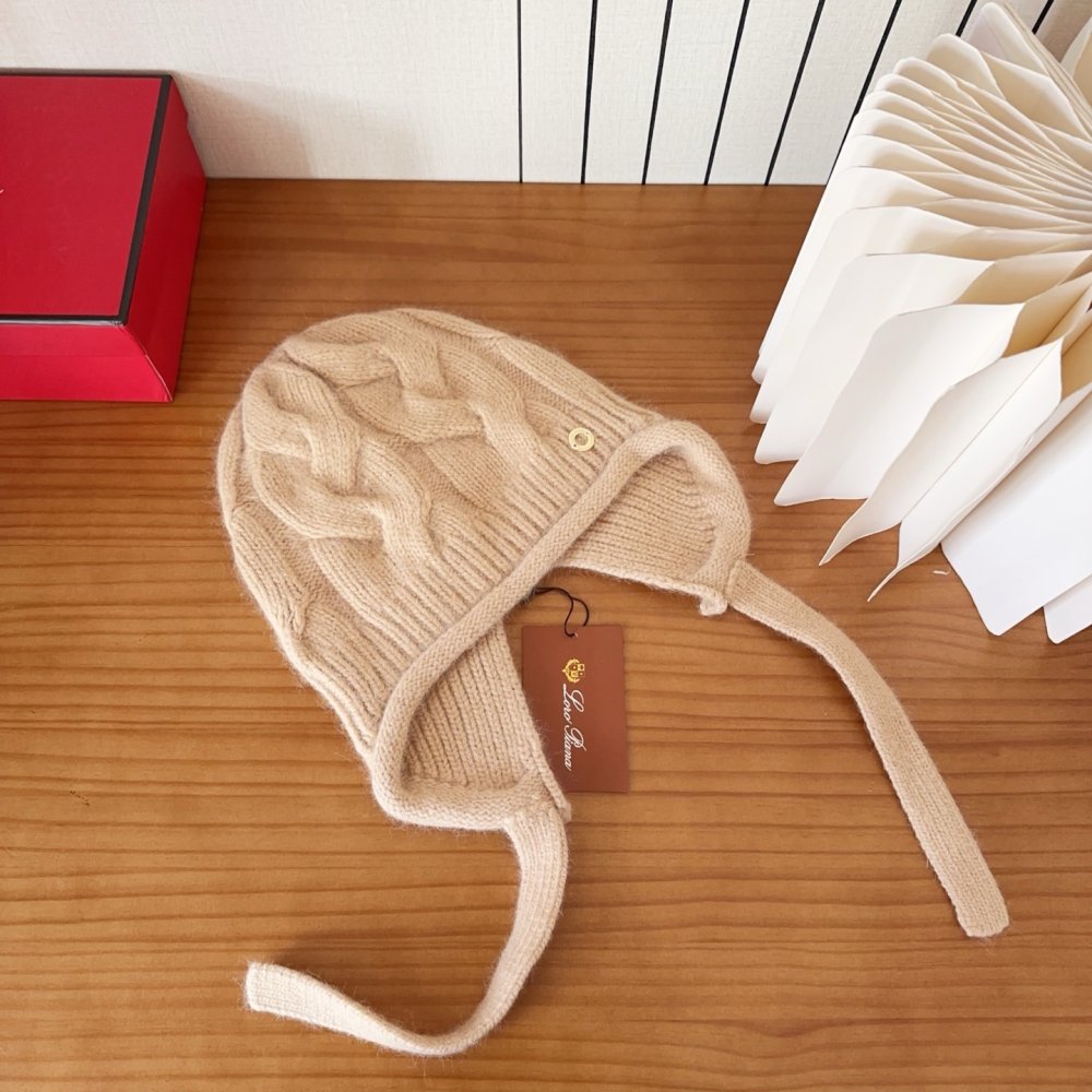 В'язана вовняна шапка фото 4