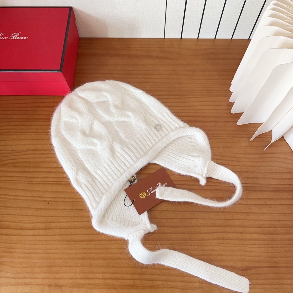 В'язана вовняна шапка фото 4