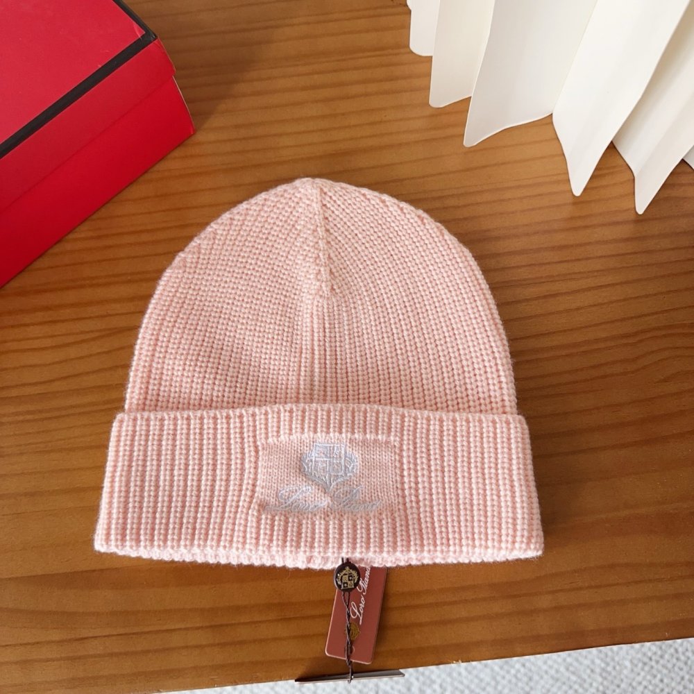 В'язана вовняна шапка фото 4