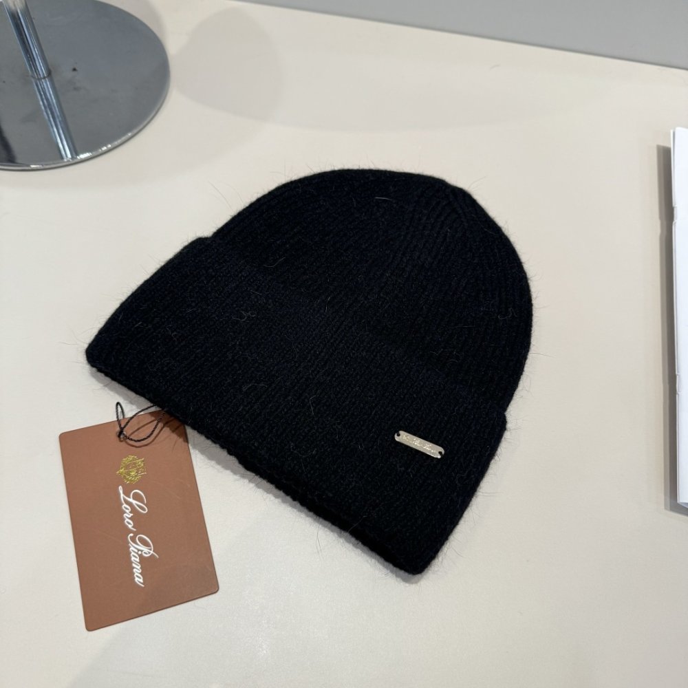 В'язана вовняна шапка фото 4