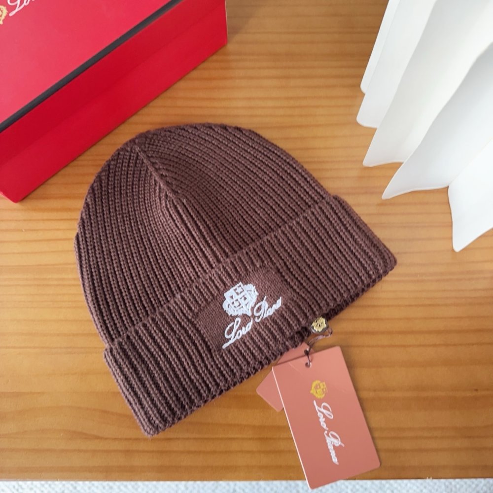 В'язана вовняна шапка фото 4