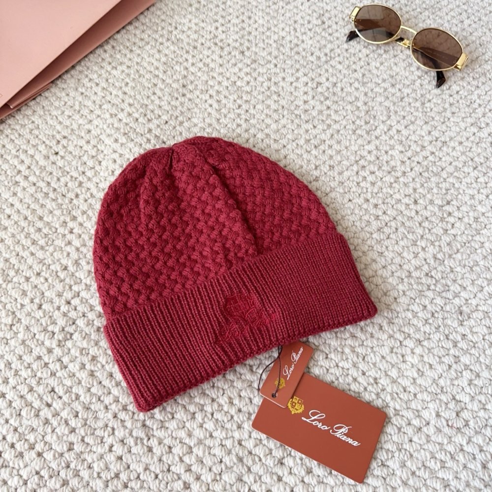 В'язана вовняна шапка фото 4