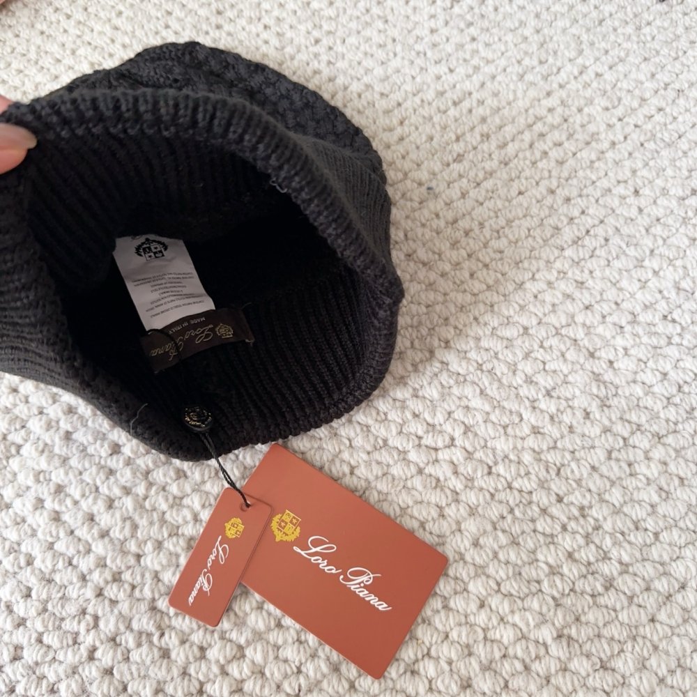 В'язана вовняна шапка фото 4