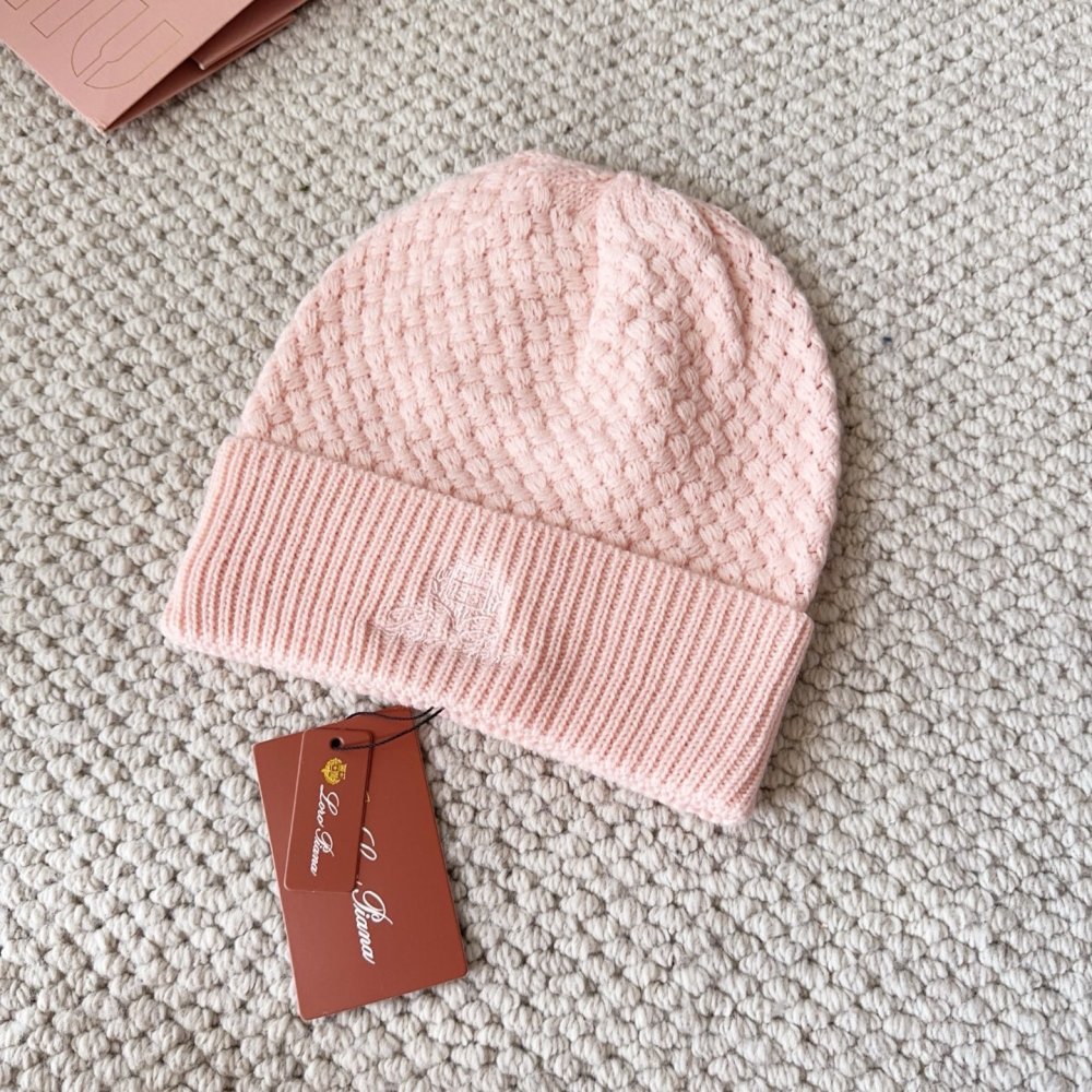 В'язана вовняна шапка фото 4