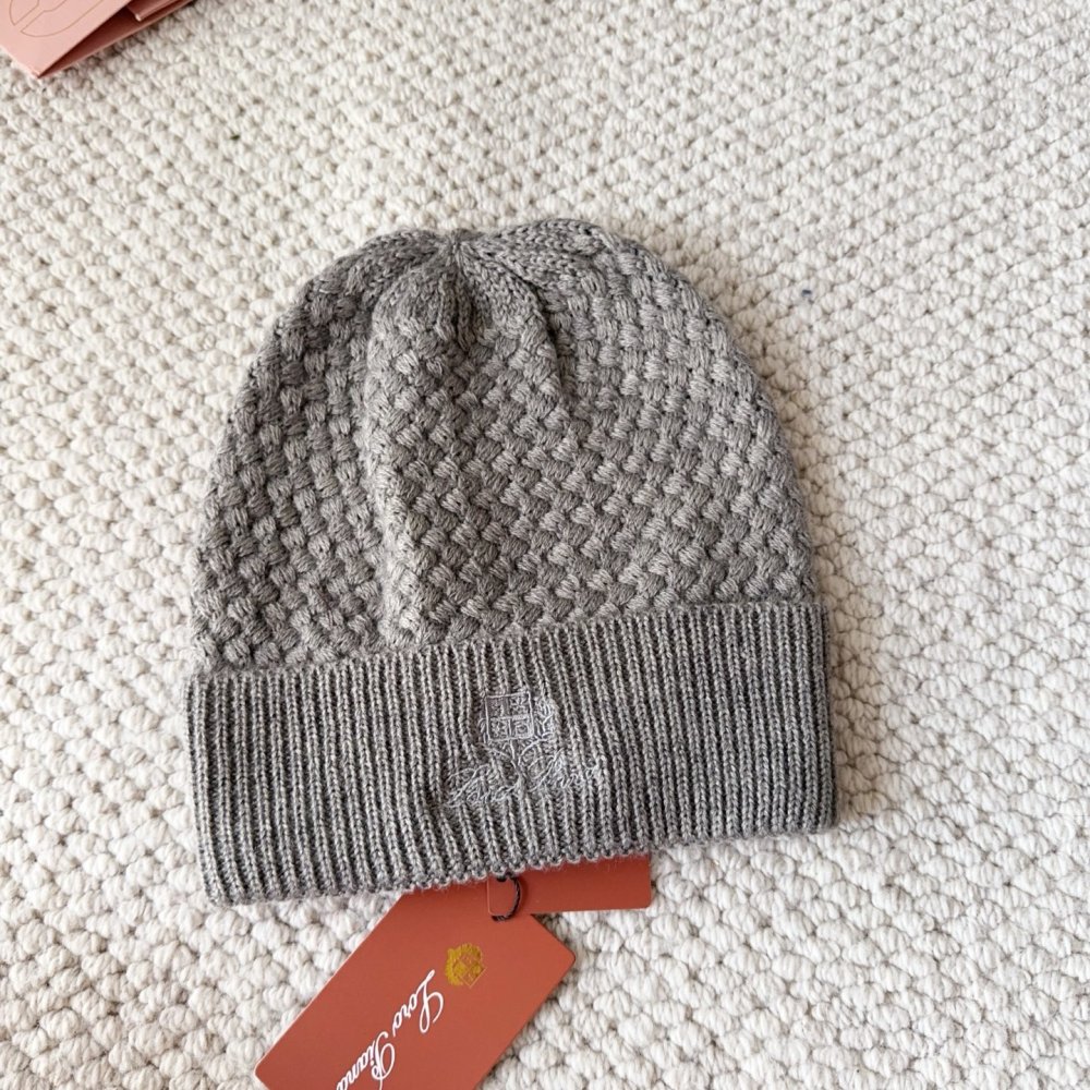 В'язана вовняна шапка фото 4