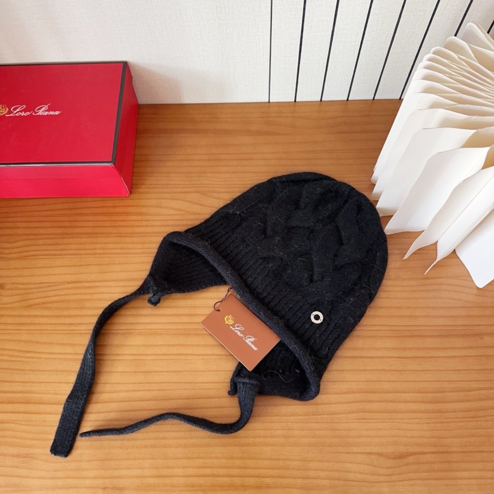 В'язана вовняна шапка фото 5