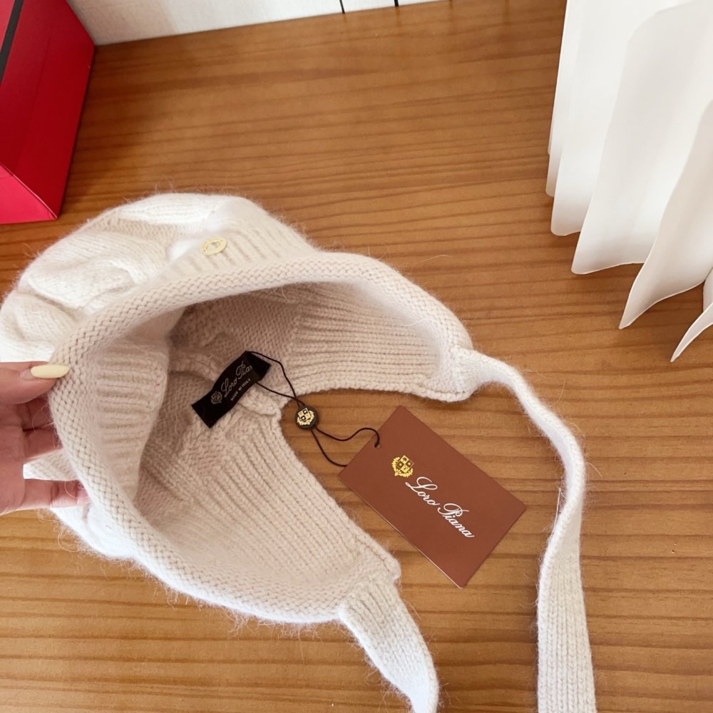 В'язана вовняна шапка фото 5