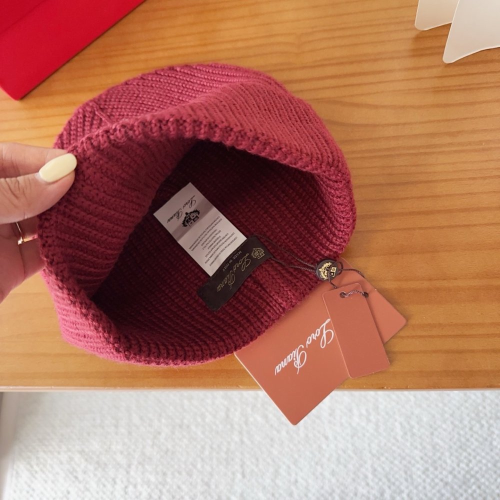 В'язана вовняна шапка фото 5