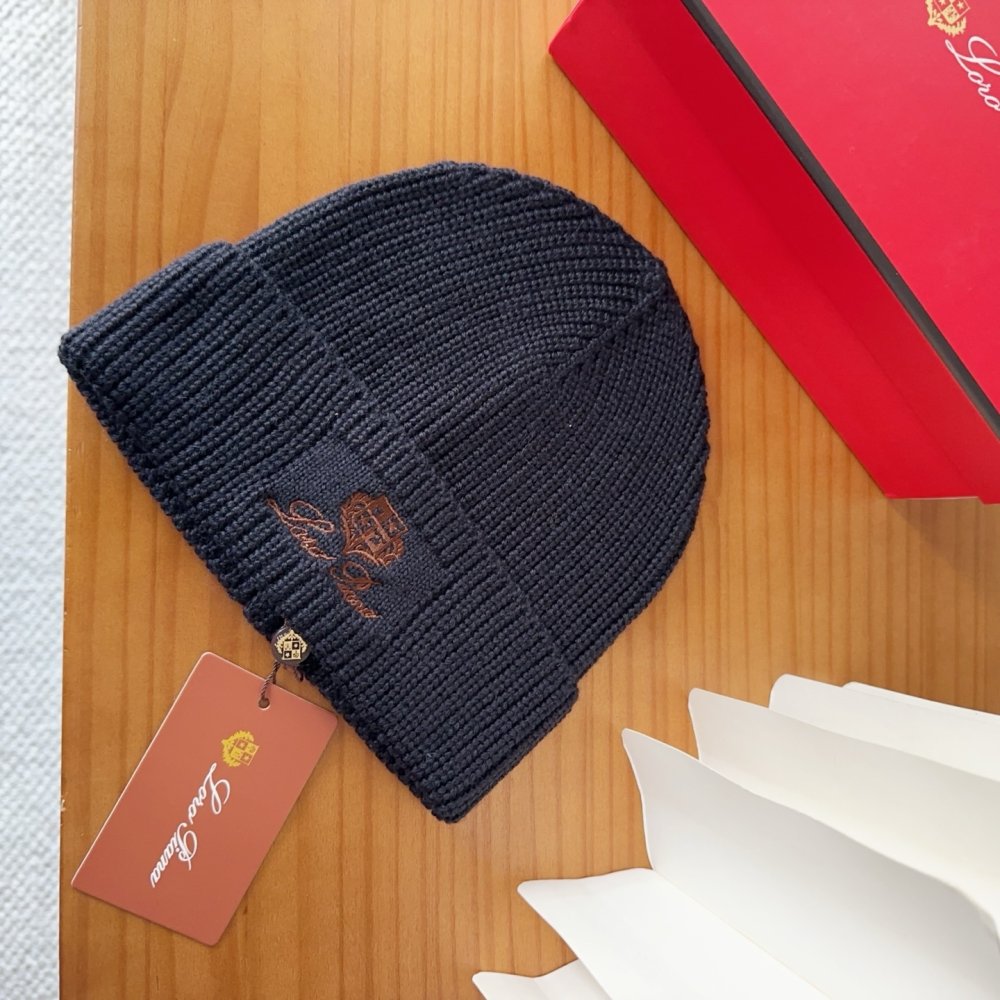 В'язана вовняна шапка фото 5