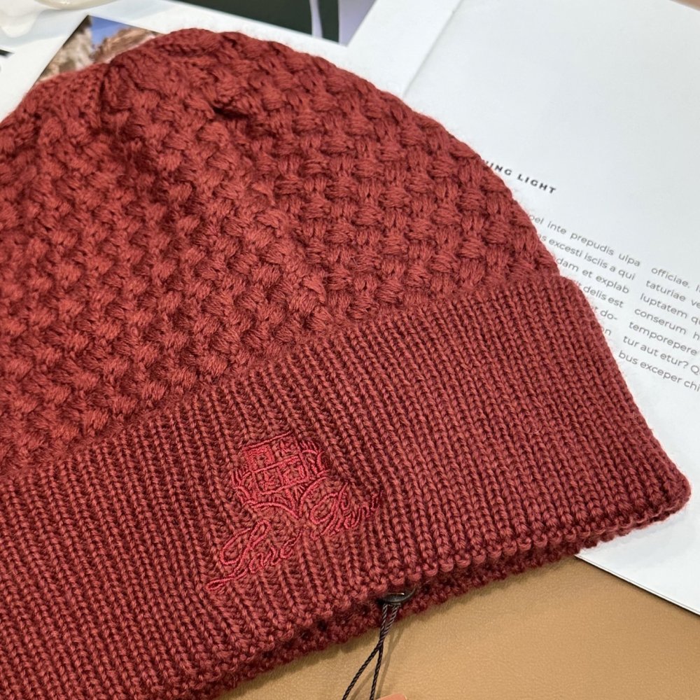 В'язана вовняна шапка фото 5