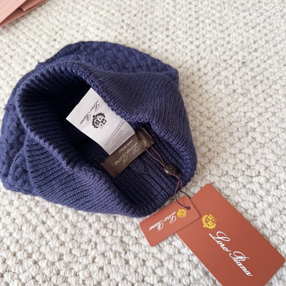 В'язана вовняна шапка фото 5