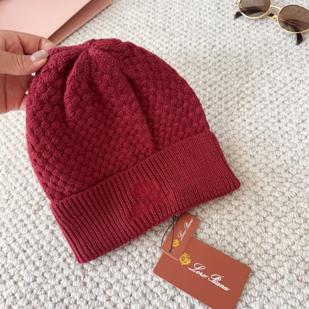 В'язана вовняна шапка фото 5