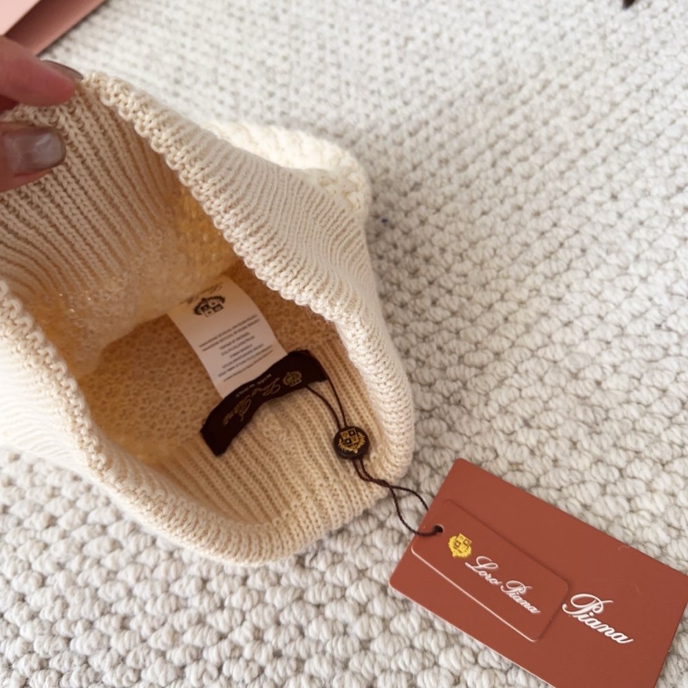 В'язана вовняна шапка фото 5