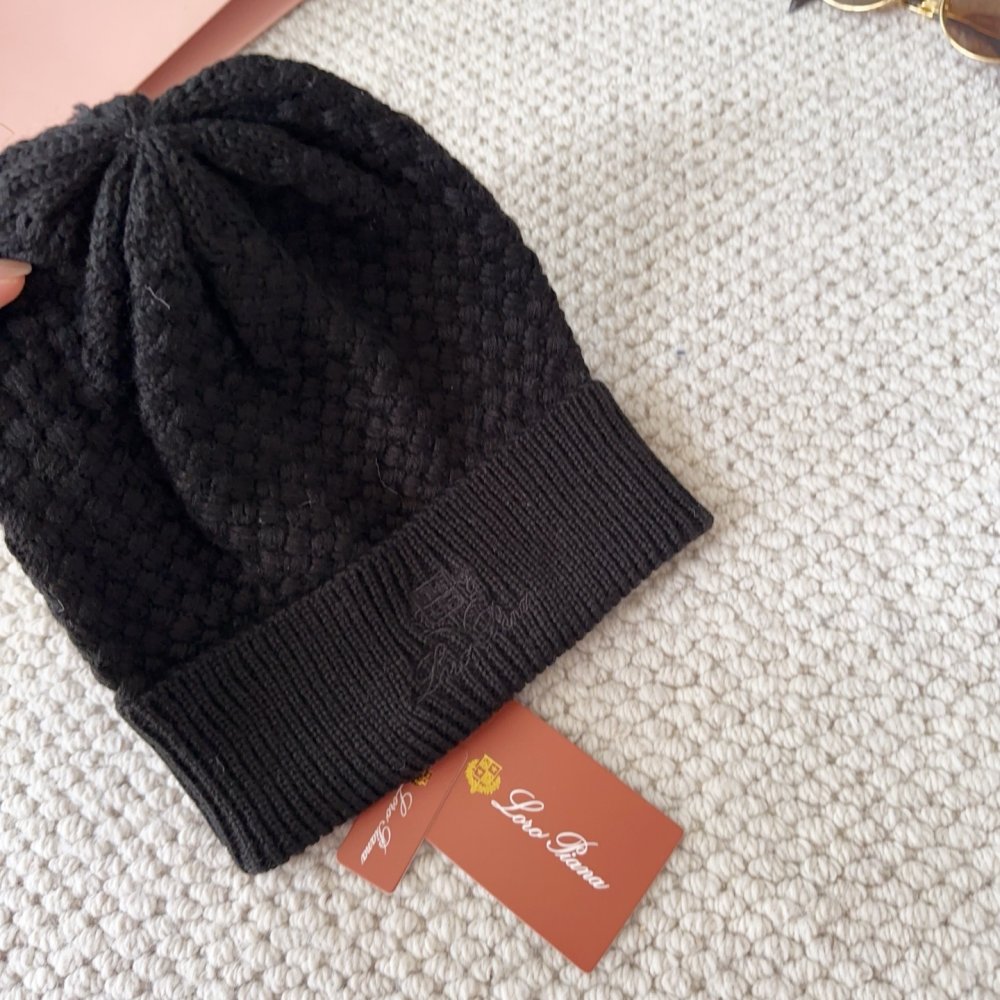 В'язана вовняна шапка фото 5