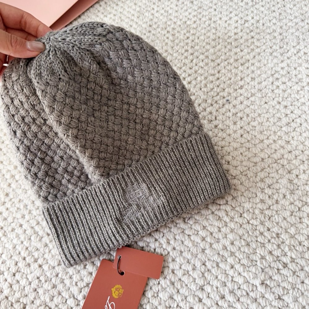В'язана вовняна шапка фото 5