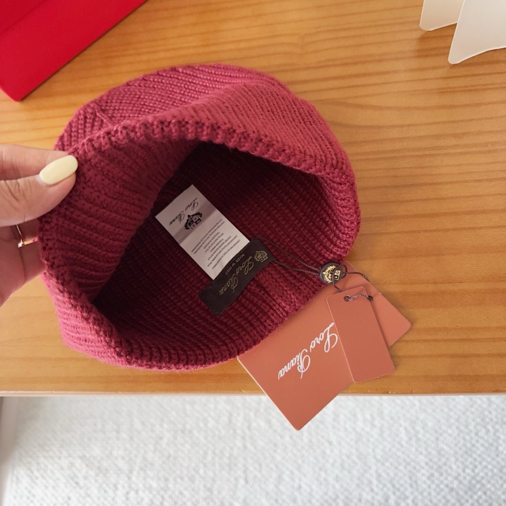 В'язана вовняна шапка фото 5