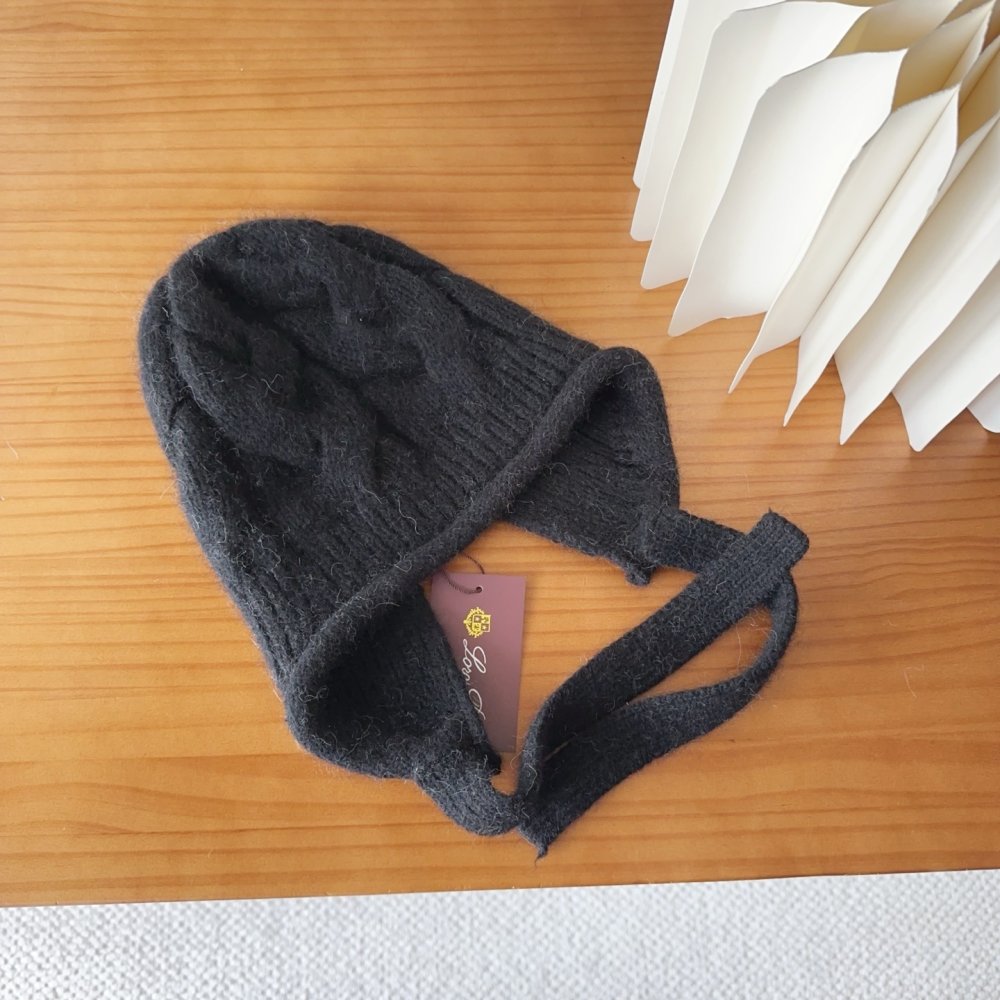 Knitted woolen a cap фото 6