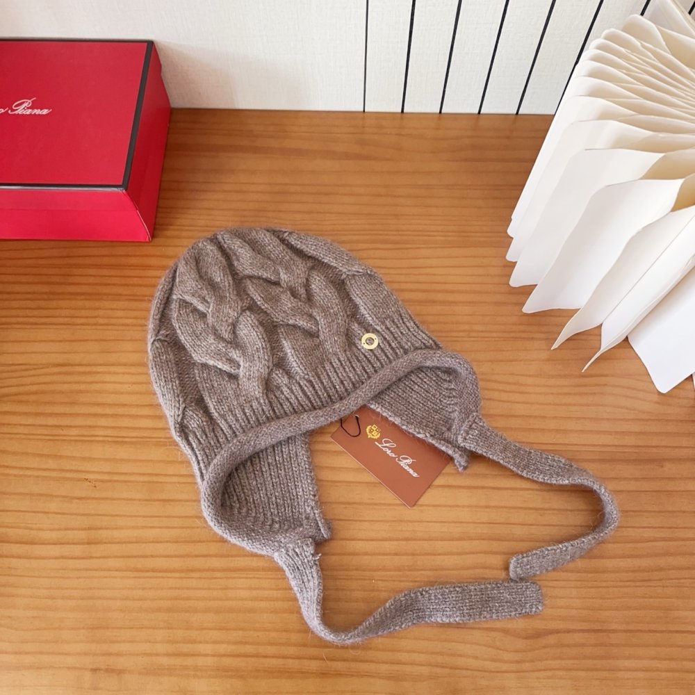 В'язана вовняна шапка фото 6