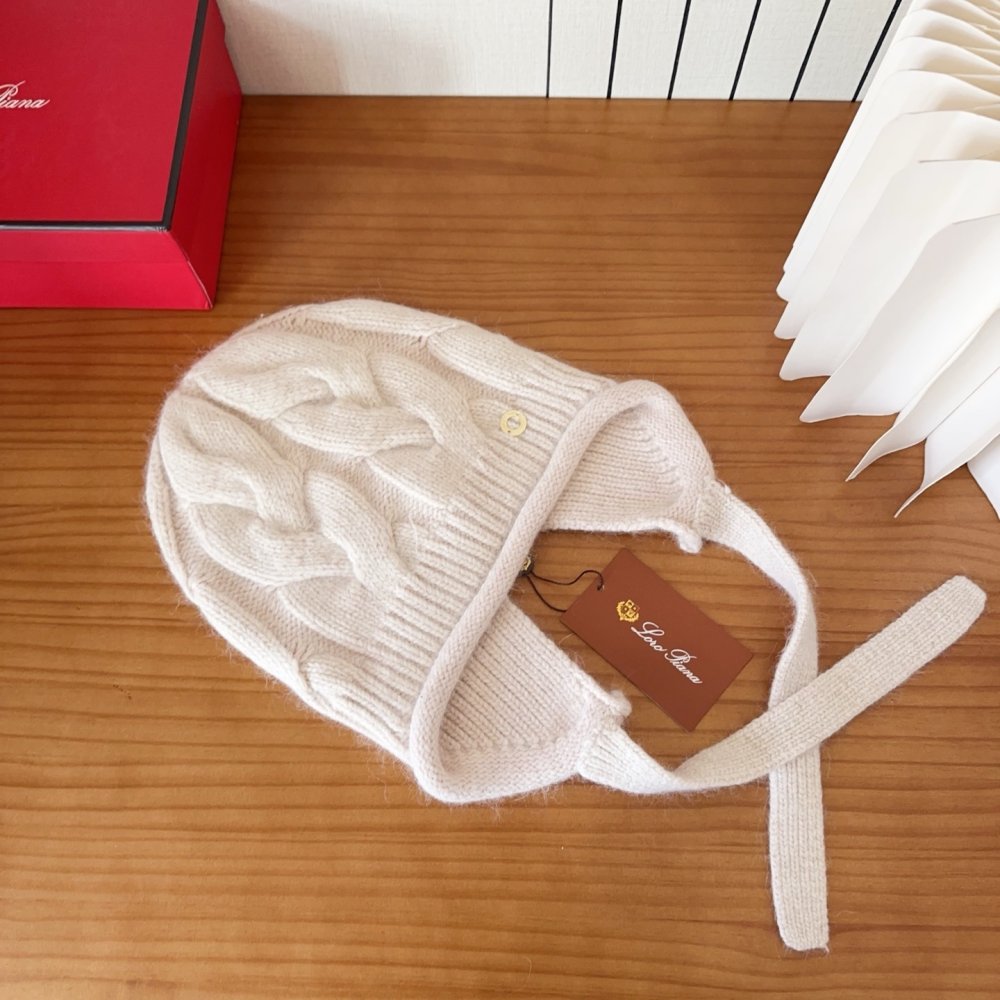 В'язана вовняна шапка фото 6