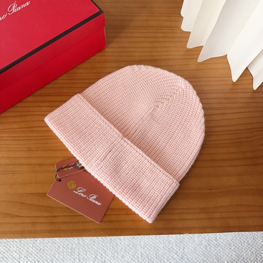 В'язана вовняна шапка фото 6