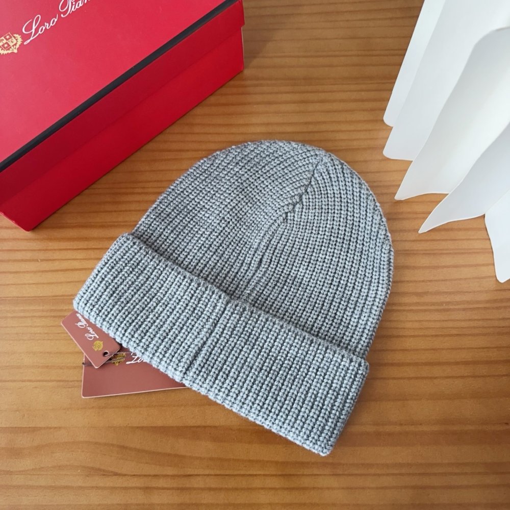 В'язана вовняна шапка фото 6