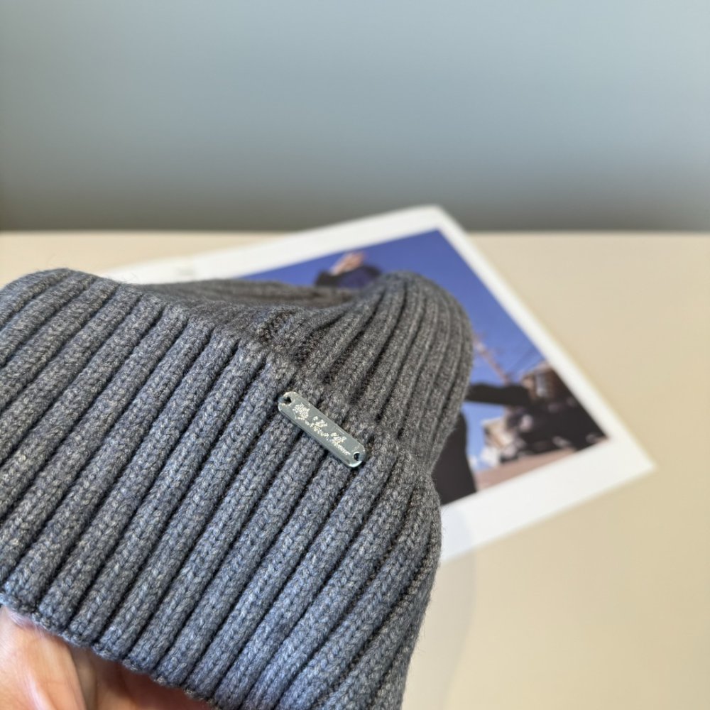 В'язана вовняна шапка фото 6