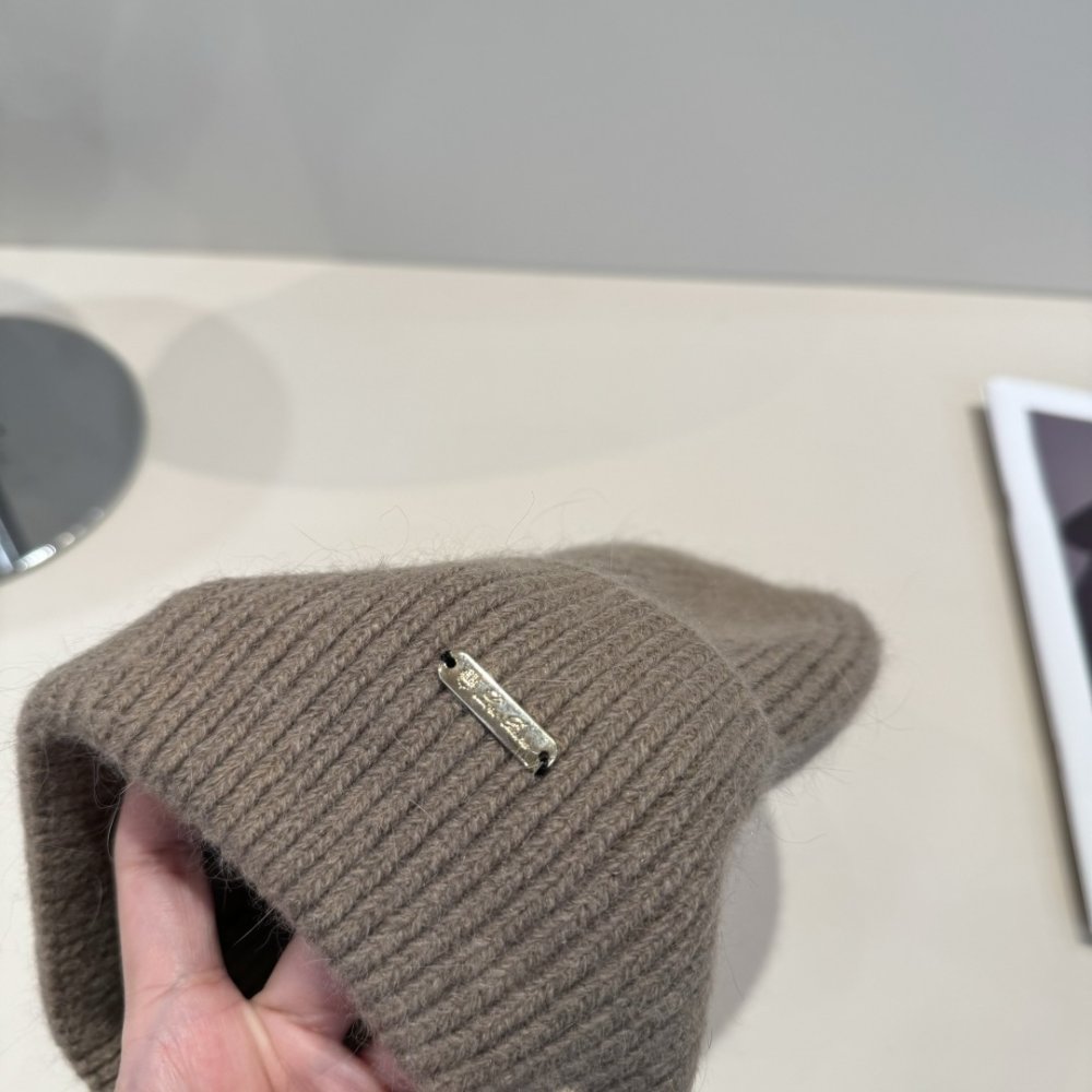 В'язана вовняна шапка фото 6