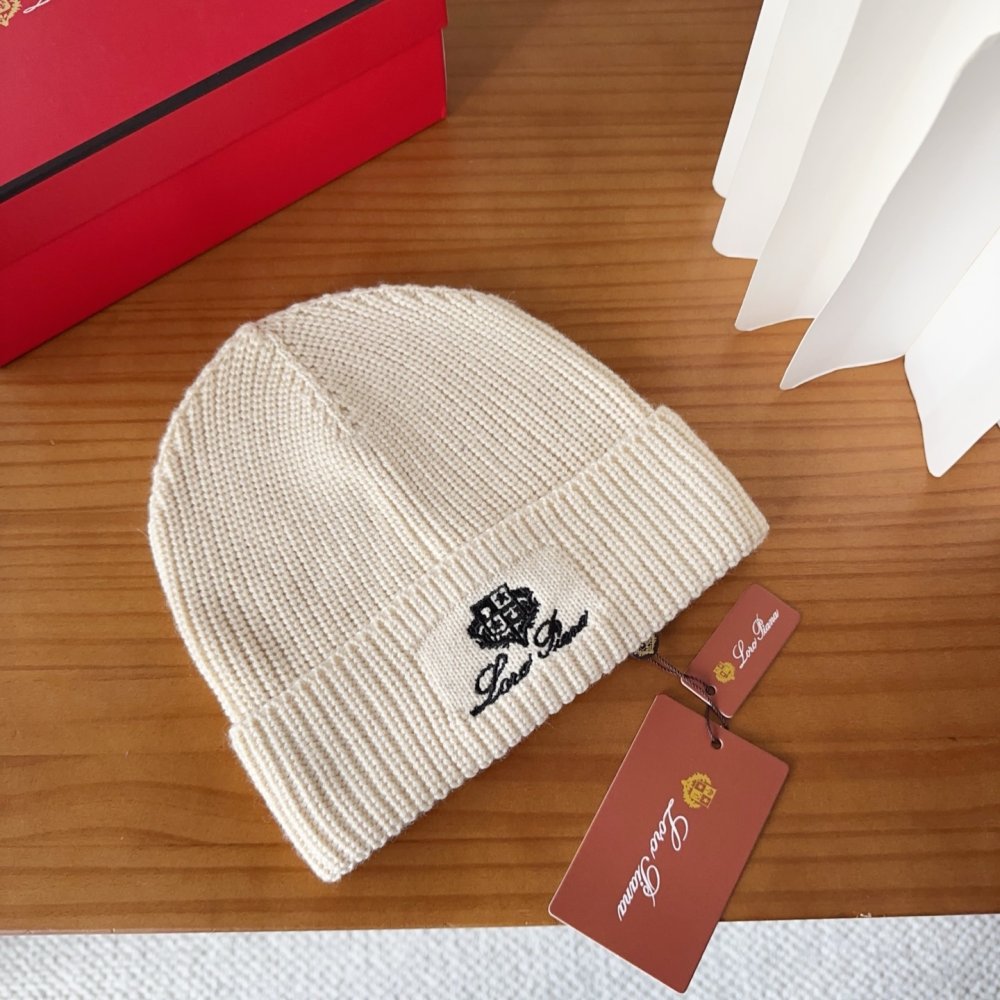 В'язана вовняна шапка фото 6