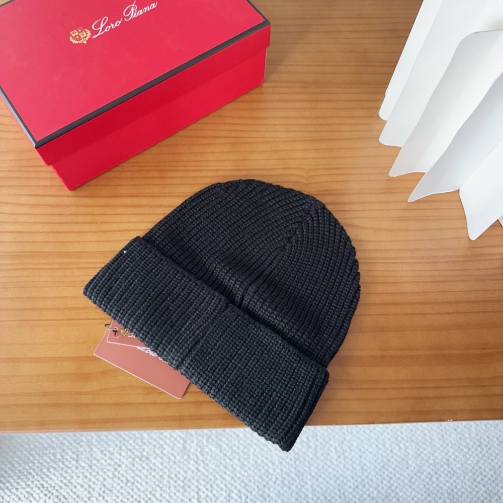 В'язана вовняна шапка фото 6