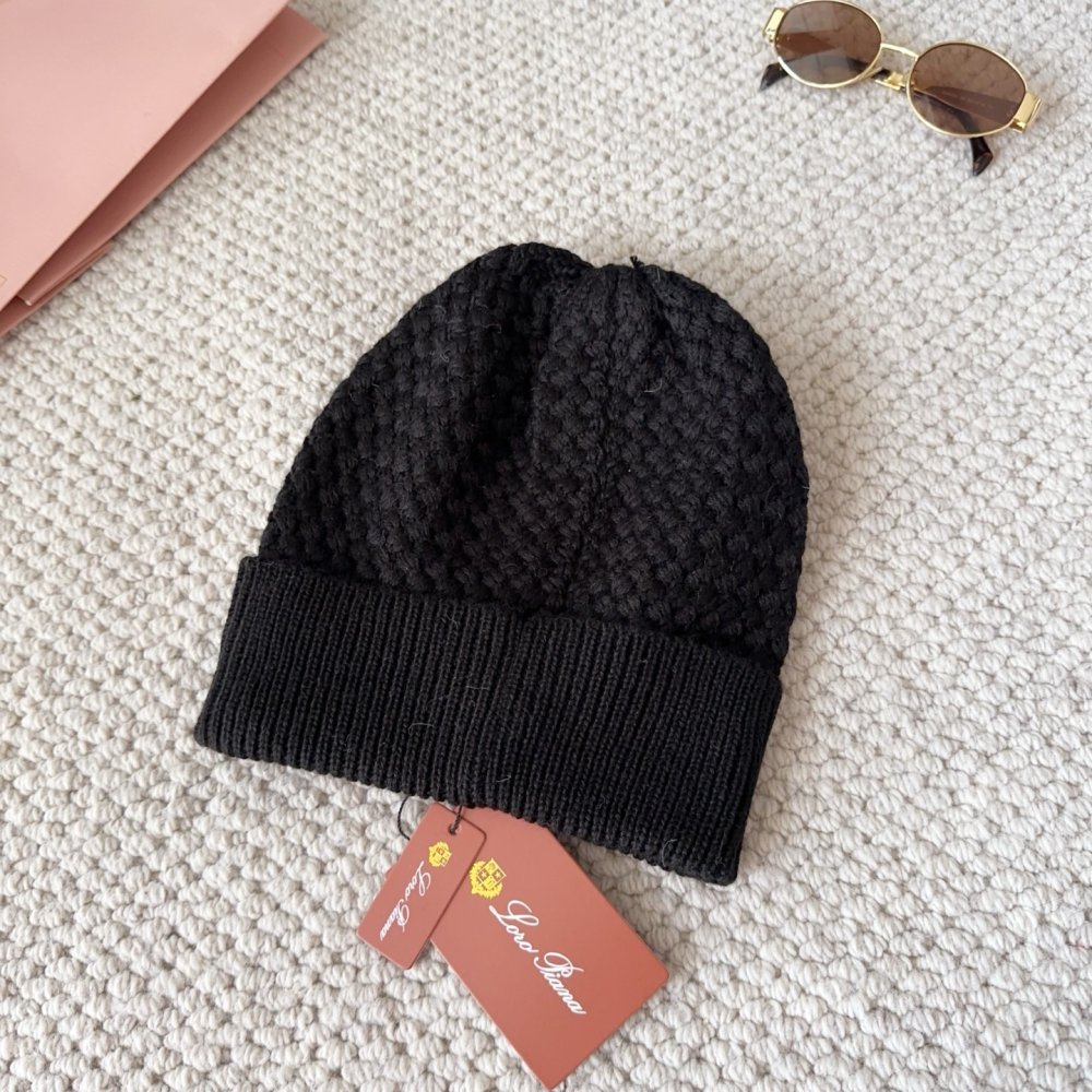 В'язана вовняна шапка фото 6