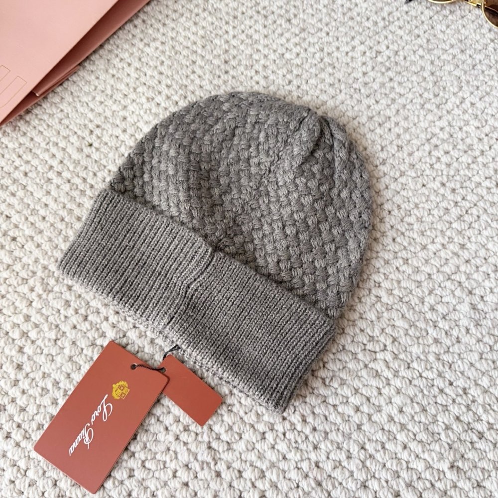 В'язана вовняна шапка фото 6