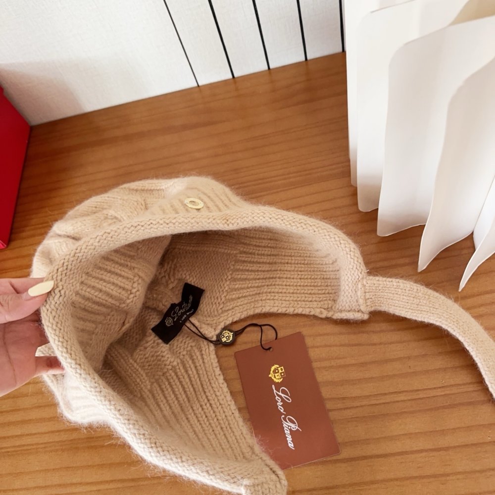 В'язана вовняна шапка фото 7