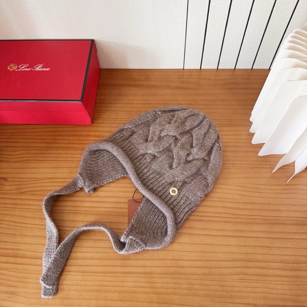 В'язана вовняна шапка фото 7